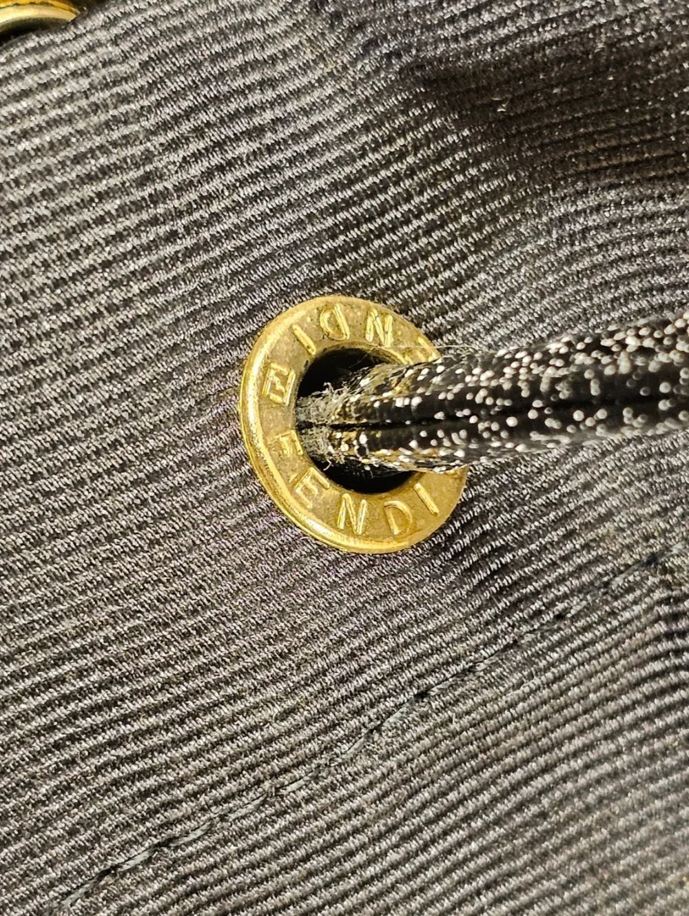 FENDI TOTE - Picture 8 of 16